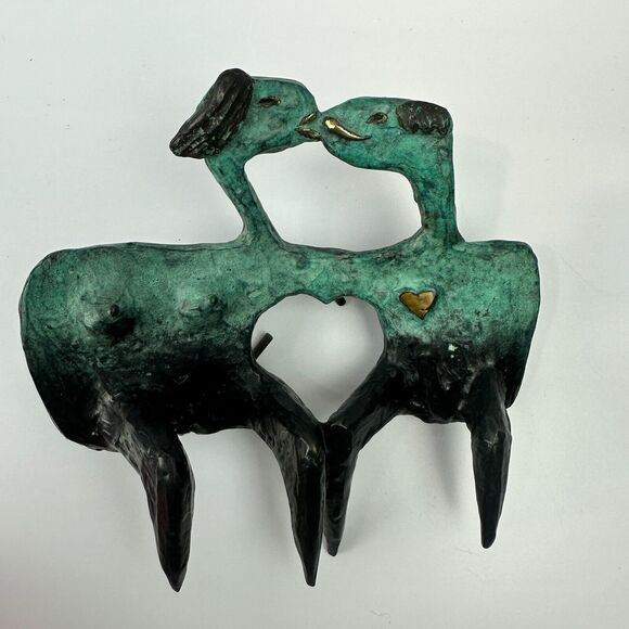 Marco A Oviedo Sculpture, Kissing Lovers Man Woman Rare 15 Of 75 - Picture 1 of 16